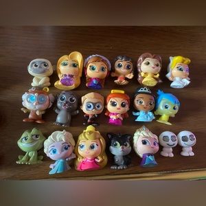 19 piece Disney doorables toy bundle💜💙❤️